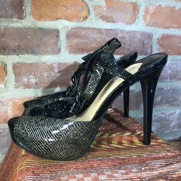 NWOT Black Leather Designer Heels - Picture 6 of 9